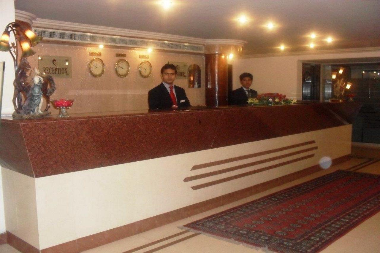 Hotel Crown Plaza Lahor Kültér fotó
