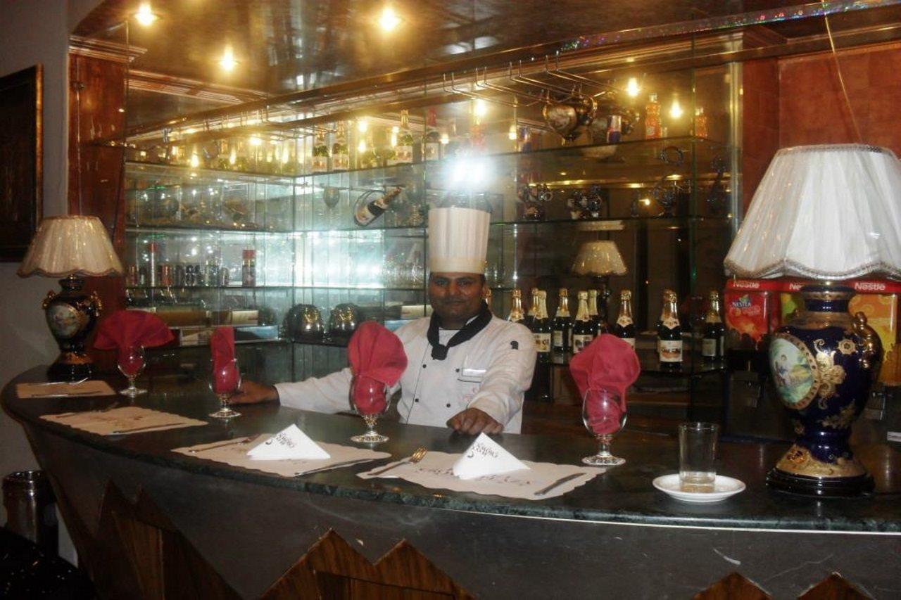 Hotel Crown Plaza Lahor Kültér fotó