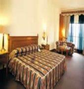 Hotel Crown Plaza Lahor Kültér fotó